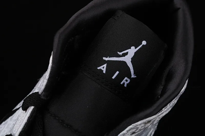All categories Air Jordan Jordan series basketball shoes Air Jordan 1 Mid pure original version CLOT x Air Jordan 1 Mid "Fearless" AJ1 Joe 1 mid-top white silk CU2804-100
